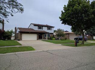 4205 Dickson Dr, Sterling Heights, MI 48310
