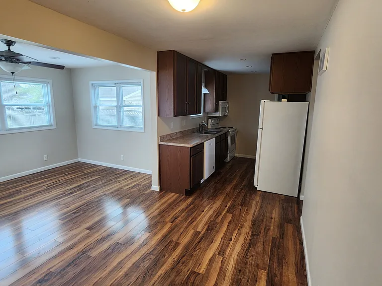 1704 1st Ave SE — Photo 6