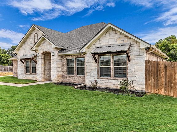 4th image of 128 Sydney Ln