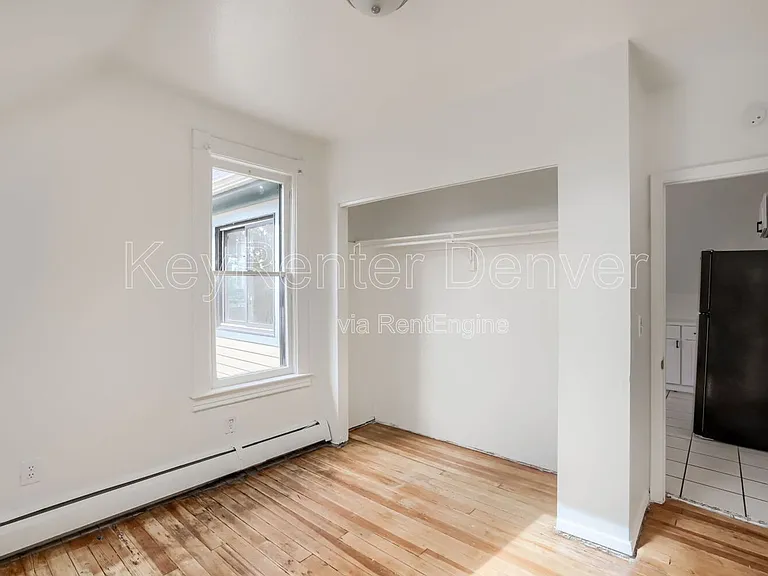 1118 6th St #B — Photo 15