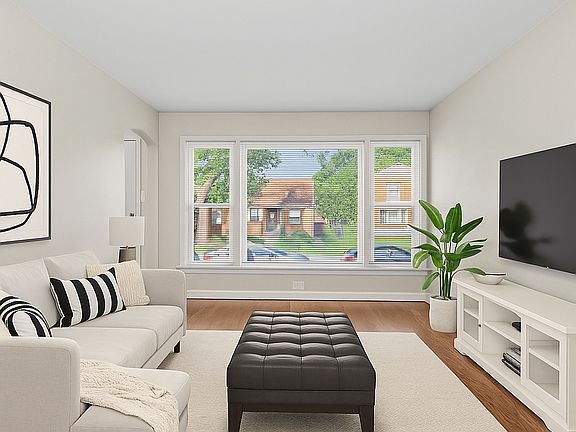 2nd image of 14231 S Dearborn St