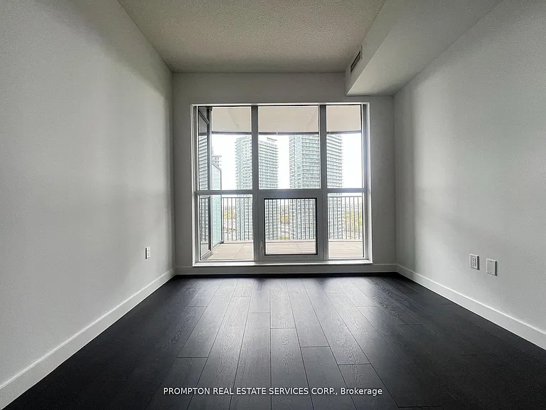 18 Esther Shiner Blvd #1112 — Photo 8