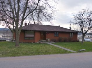 135 Vista Dr, Alma, WI 54610