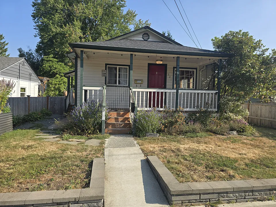 521 Powell St