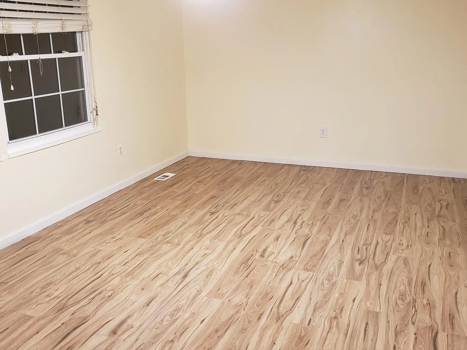4 bed, 2.5 bath, 1274 sqft, $2,800 — Photo 1