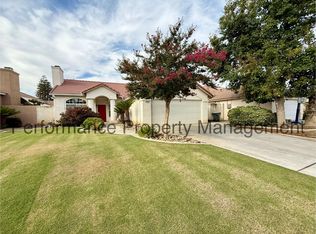 10816 Petalo Dr, Bakersfield, CA
