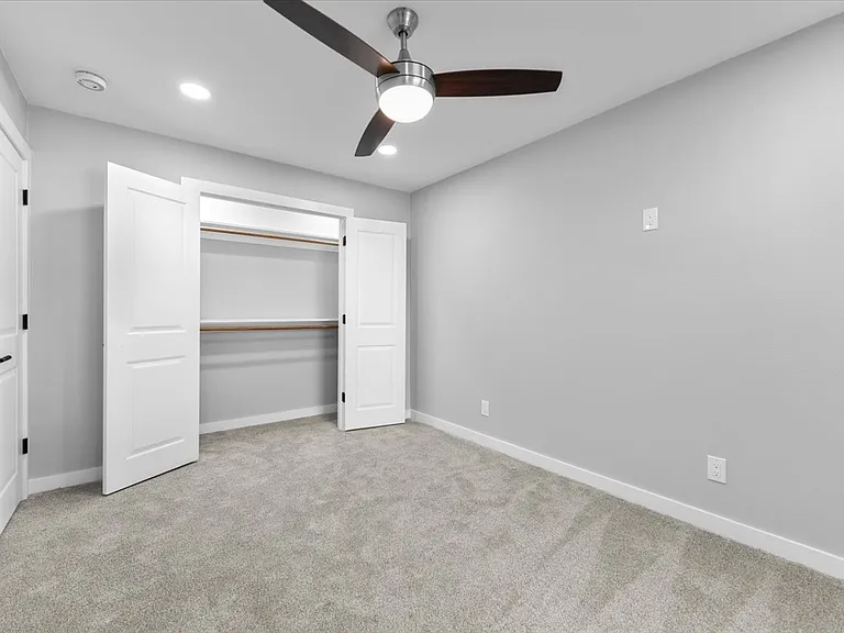 305 Valley Park Dr — Photo 25