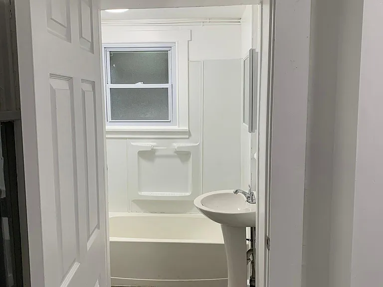312 S 4th St — Photo 13