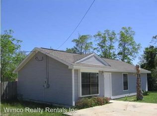 475 Lake Ave, Mary Esther, FL 32569