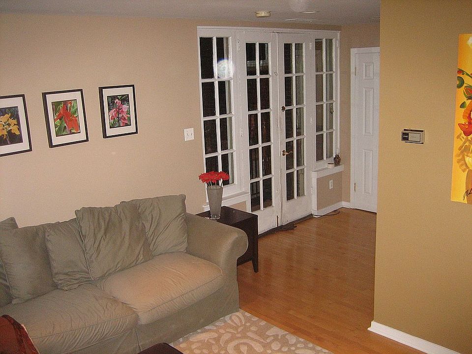 1st image of 1901 Green St Unit 9
