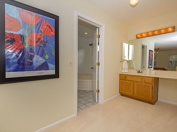 3rd image of 5419 Ashwood Ln