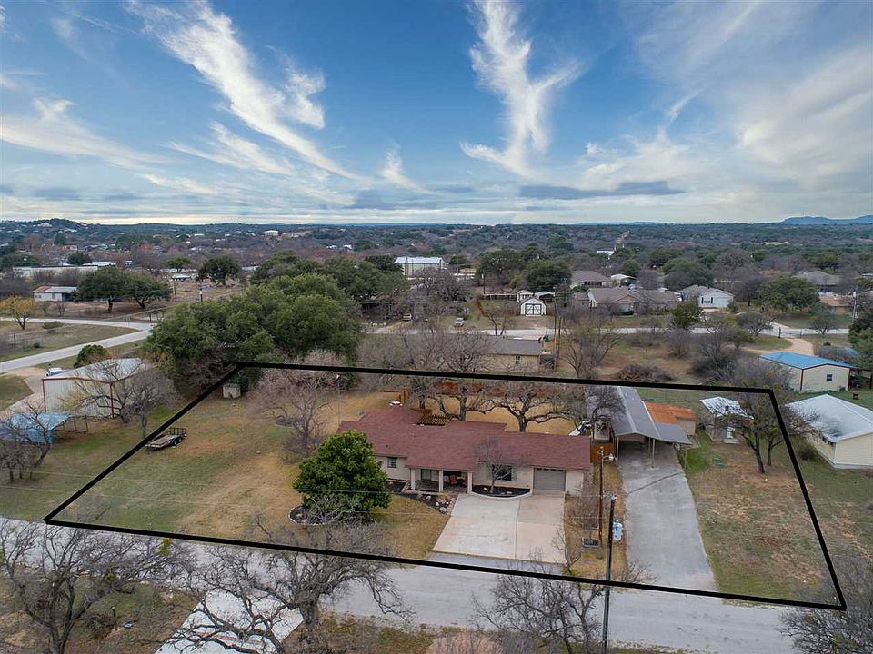 1st image of 205 Oakleaf Dr