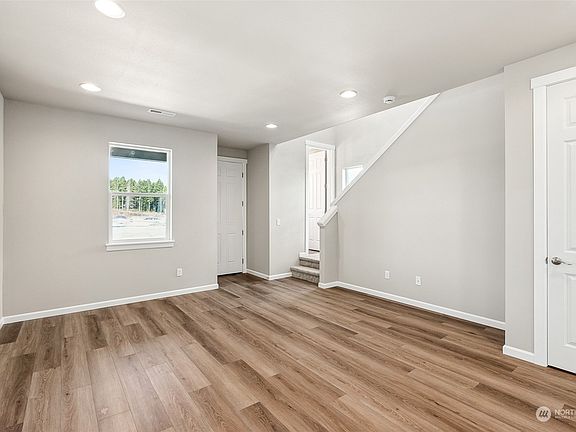 3rd image of 15417 207th Avenue E #176