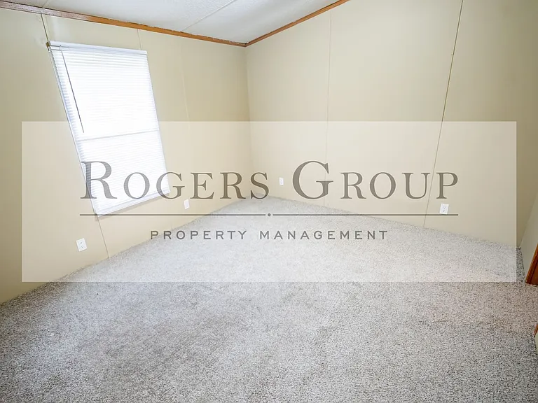 671 Regina Ln — Photo 9
