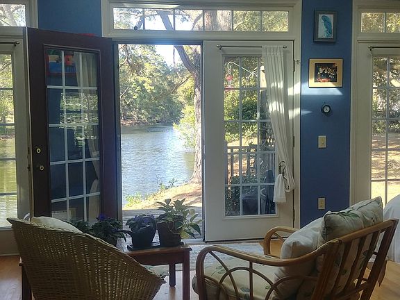 Master suite sitting area.