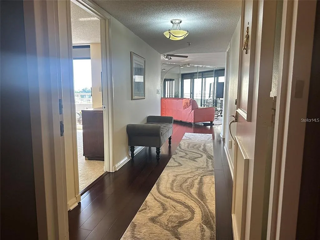 2 bed, 2.0 bath, 1476 sqft, $3,200 — Photo 2