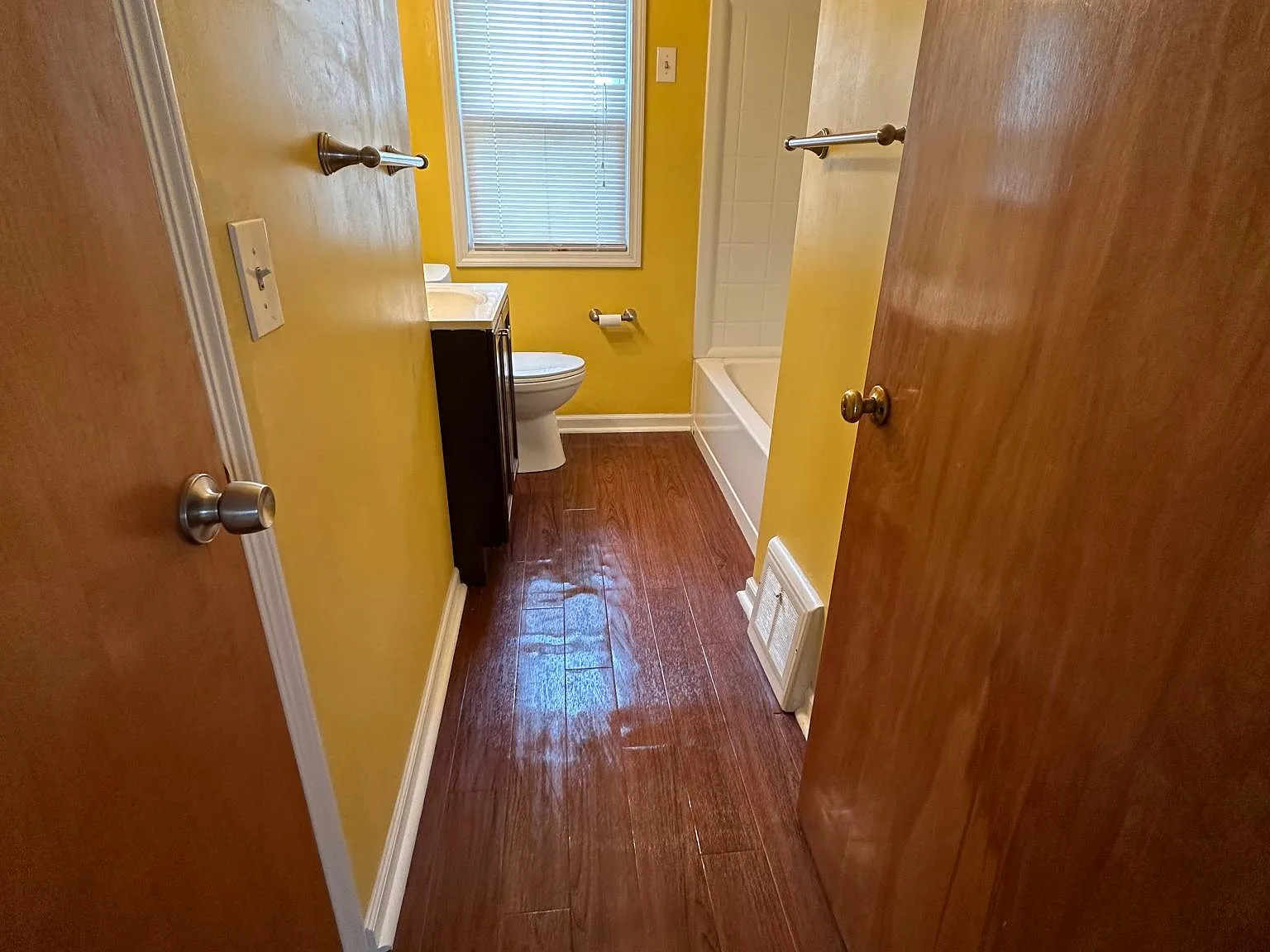 15215 Schuyler Ave — Photo 4