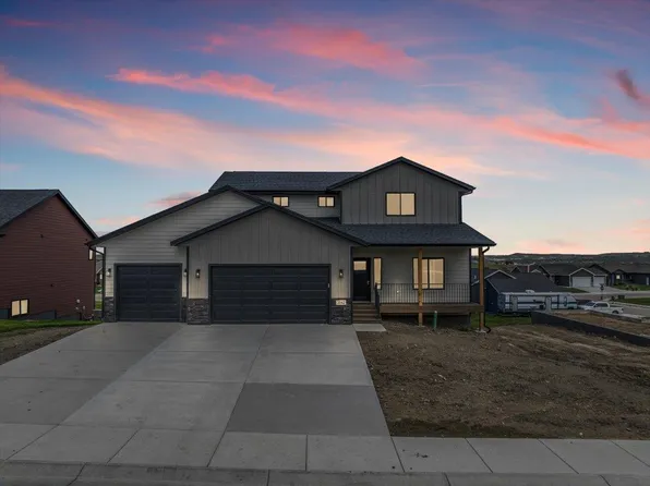 3042 Rombauer Dr, Rapid City, SD 57703