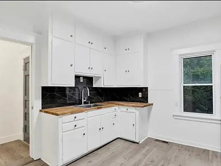 78 Paul Pl #1 — Photo 2