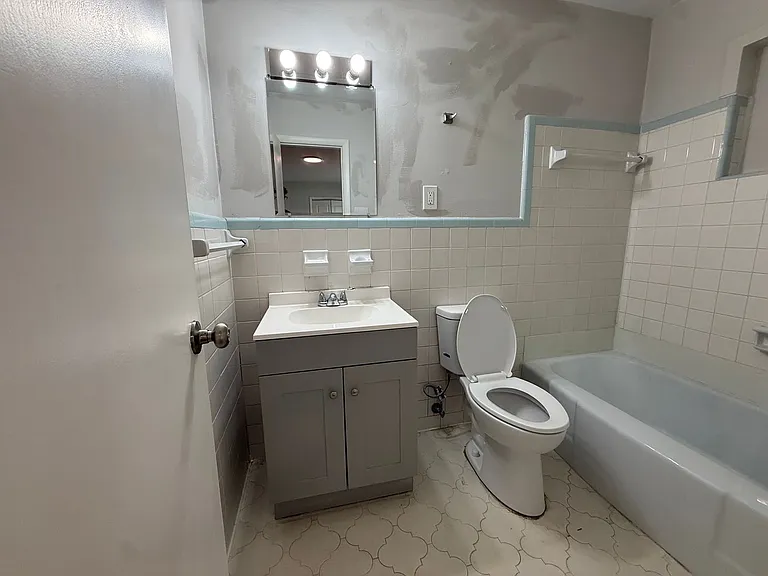 206 Cloverleaf Dr — Photo 5