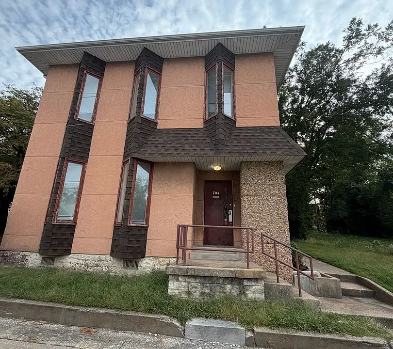 704 S High St #B