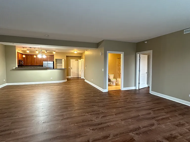 5N426 Rohlwing Rd #1 — Photo 7