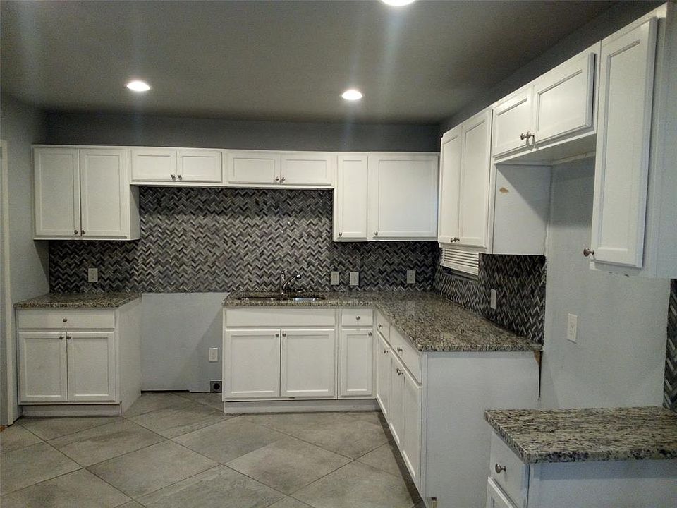 1st image of 2838 Marjorie Ave