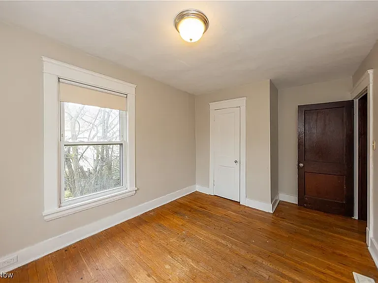 2572 Mayfield Rd — Photo 23