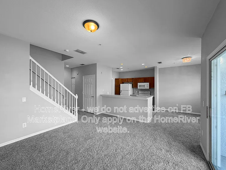 2532 Grand Central Pkwy #416 — Photo 3