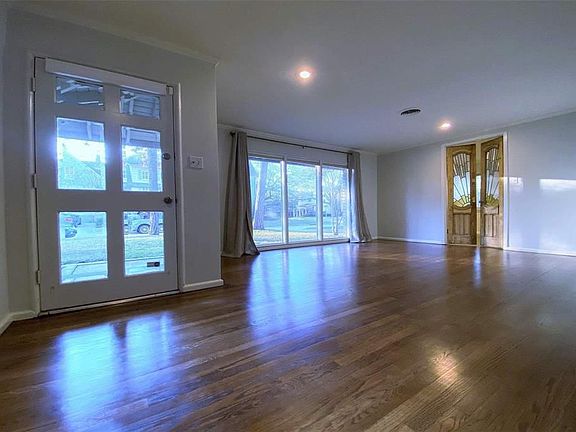 3rd image of 3207 Banbury Pl