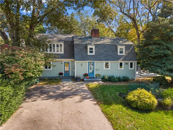 48 Hillcrest Rd, South Kingstown, RI 02879