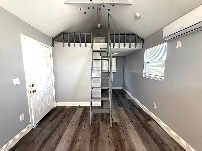 3005 Hawthorne Street — Photo 3
