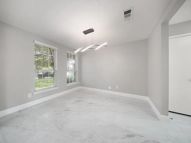 8311 Sierra Hill Ct — Photo 9