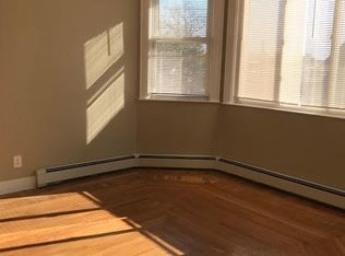 20 Barwick St APT 2, Floral Park, NY 11001