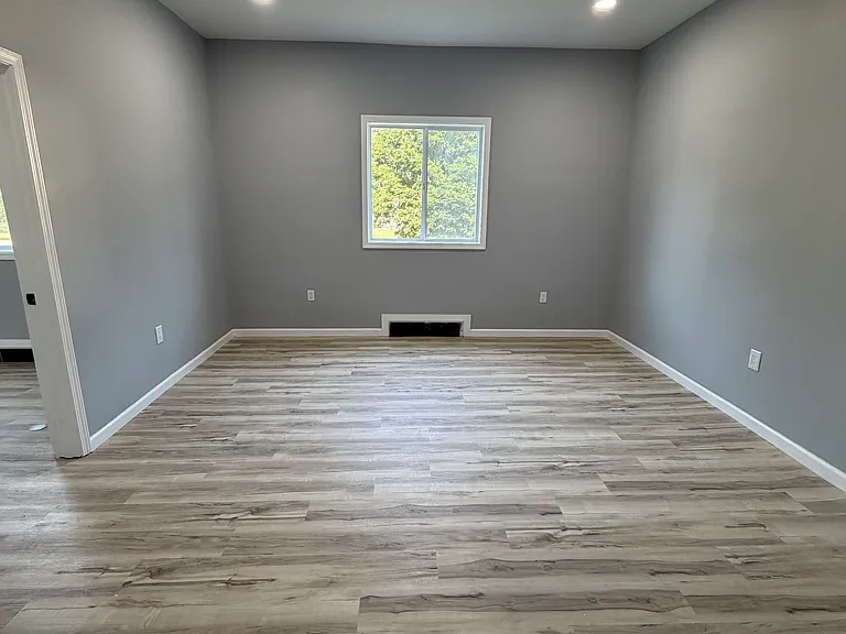 824 S Washington St — Photo 4