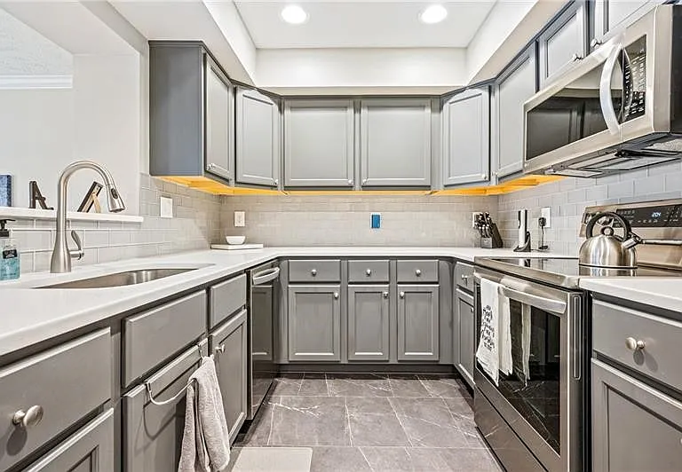 143 Aberdeen Ct — Photo 5