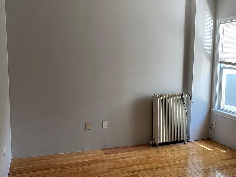 45 Oneida St #1 — Photo 10