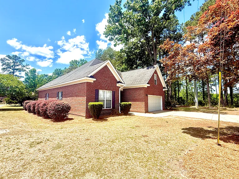 335 Pine Loop Cir — Photo 2