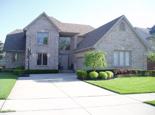 16082 White Water Dr, Macomb, MI 48042