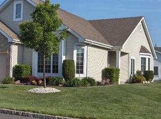 2 Wilton Pl, Monroe Twp, NJ 08831