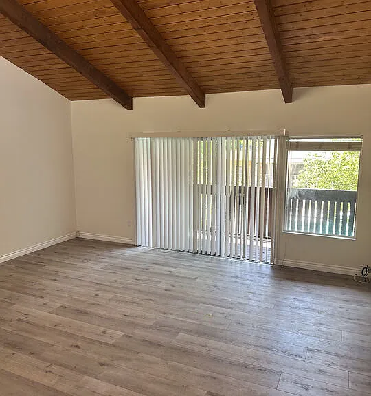 18350 Hatteras St #202 — Photo 2