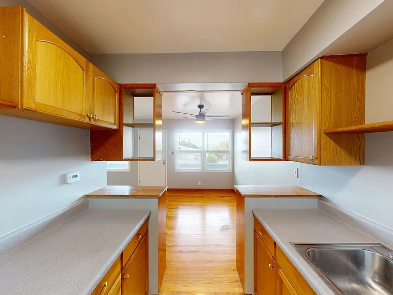 845 Macarthur Blvd — Photo 5