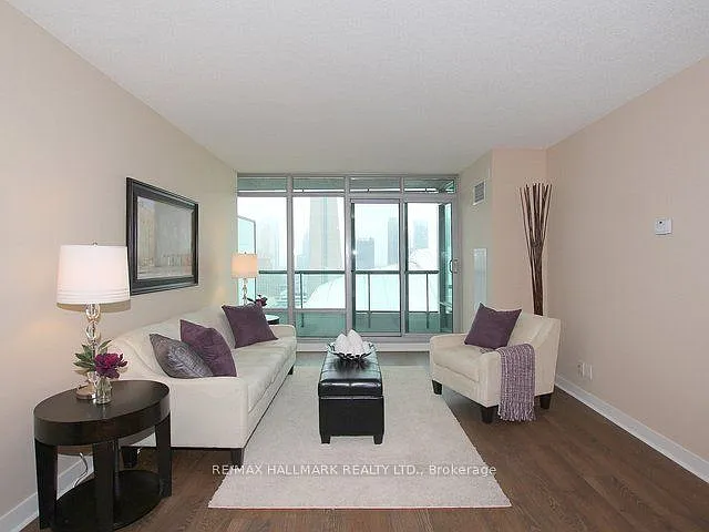 81 Navy Wharf Ct #3302 — Photo 3