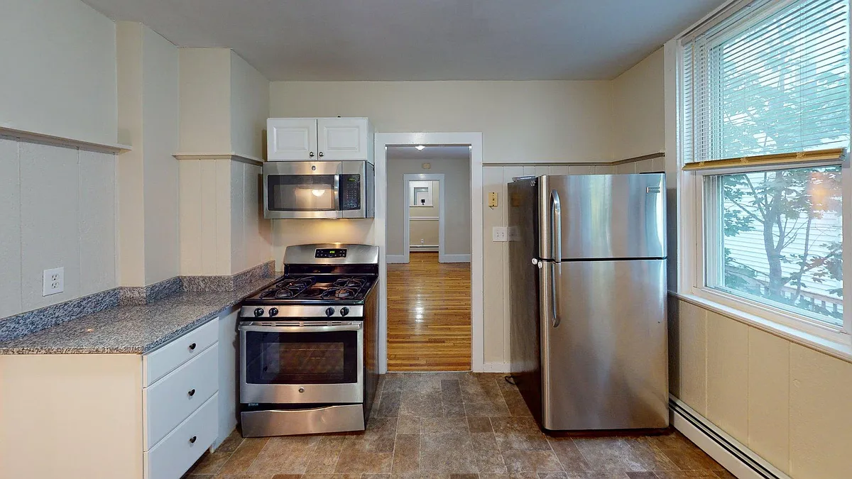 Building Photo - 122 Gladstone St #A