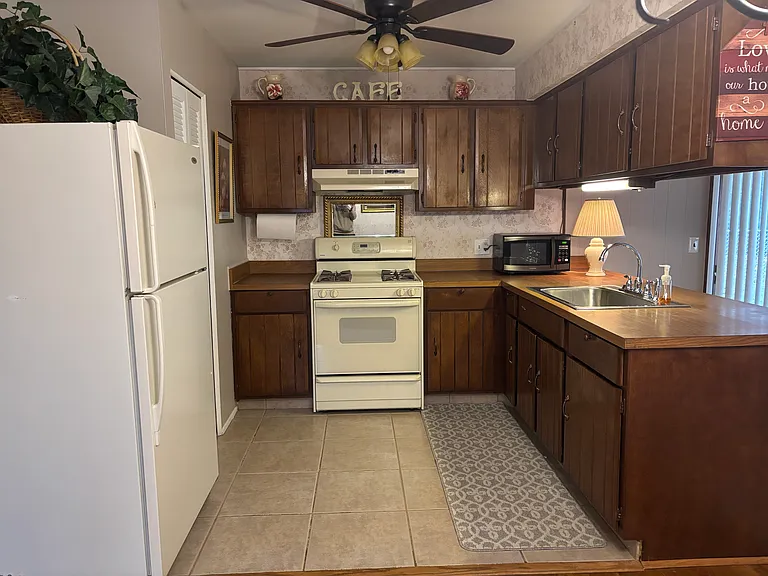 740 Sheffield Dr — Photo 5
