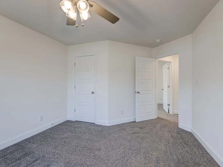1385 Harmon Ln — Photo 23