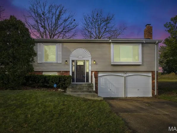 1261 Mautenne Dr, Ballwin, MO 63021