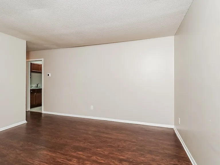 4121 Carlyle Dr — Photo 7