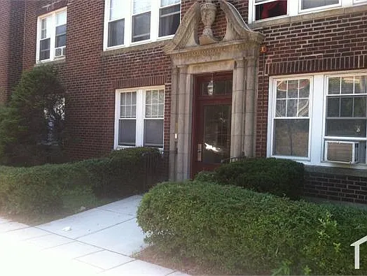 300 Washington Ave #5