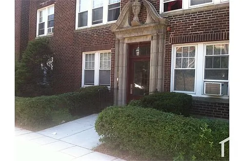 300 Washington Ave Photo 1